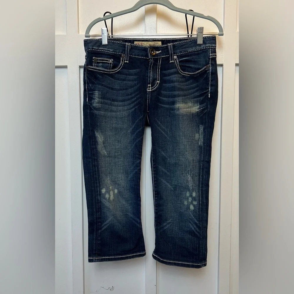 BKE Denim Reese Stretch Siz 28 Capri Cropped Short Thick Stitching Western Bling